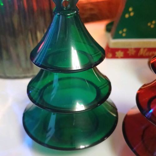Tupperware set of 3 decorative trees new