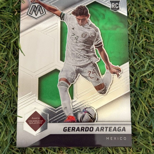 2021-22 Panini Mosaic FIFA Road to The World Cup Gerardo Arteaga Rookie Card