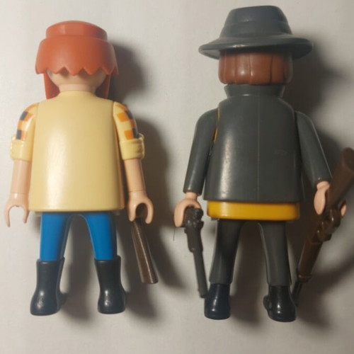 Playmobil figure set used with 3 weapons