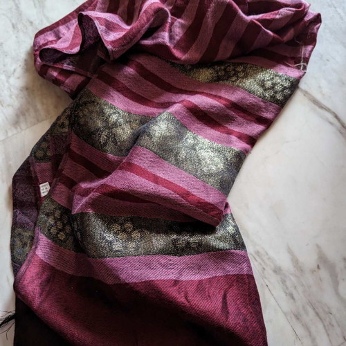 Scarves and shawls used, assorted