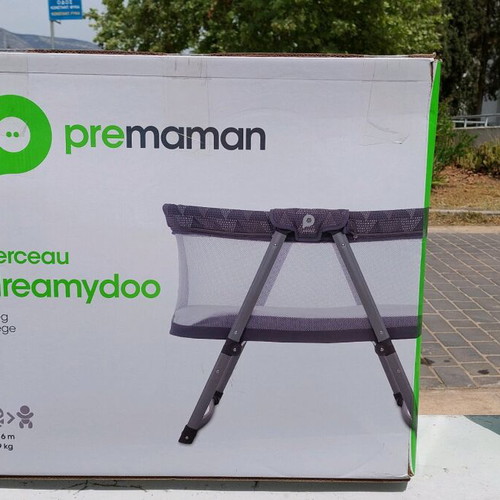 Dreamydoo Premaman cradle like new with sheets