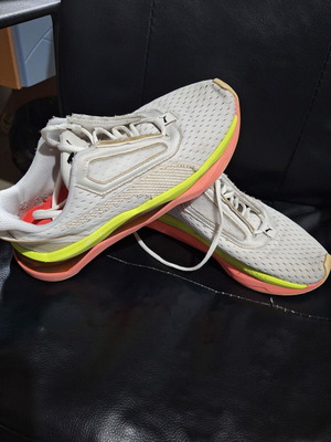 Puma women's athletic shoes used, size 38, multicolor