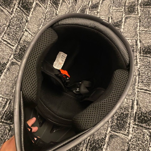 Helmet new, scratch-free