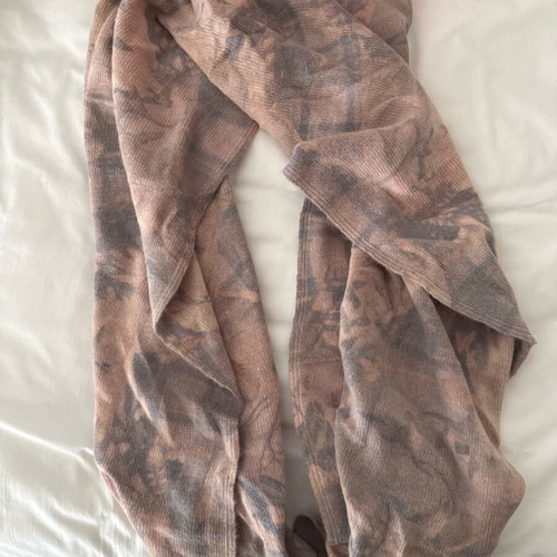 Knitted scarf like new, blue and pink