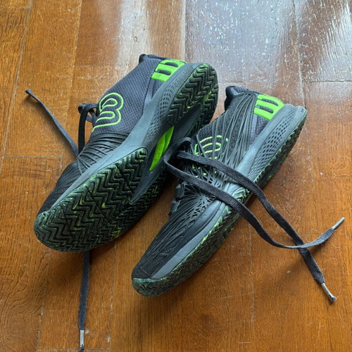 Wilson Tennis Shoes Unisex Size 37.5 Like New Black Green