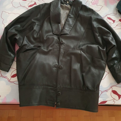 Leather jacket like new, black, batwing sleeves, size XXL