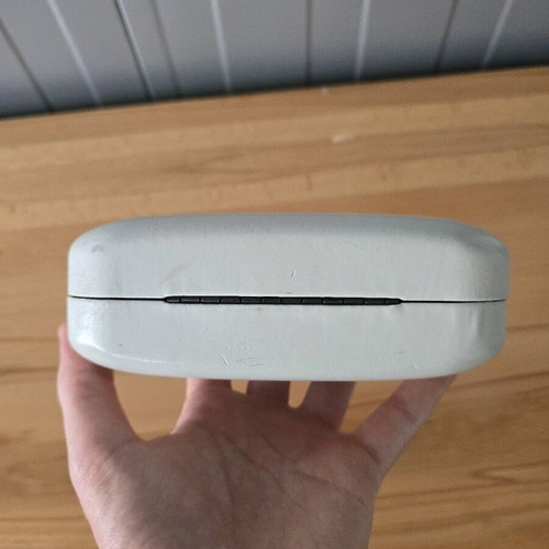 Guess Marciano hard case like new, white
