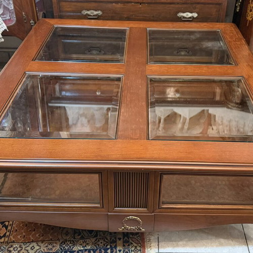 Coffee table like new, height 0.47m, width 1.13m