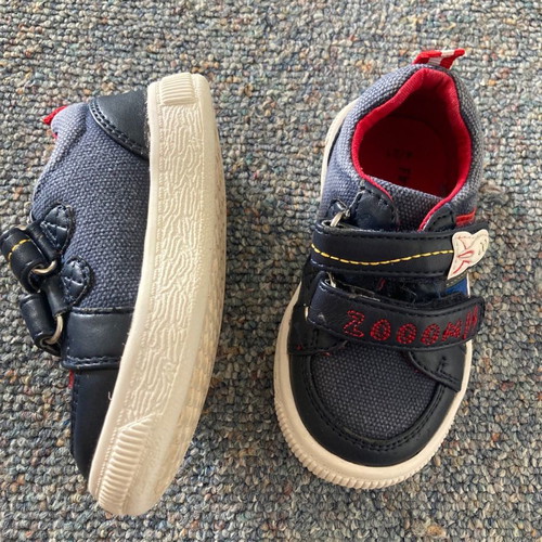 George kids shoes used, space theme, size 21
