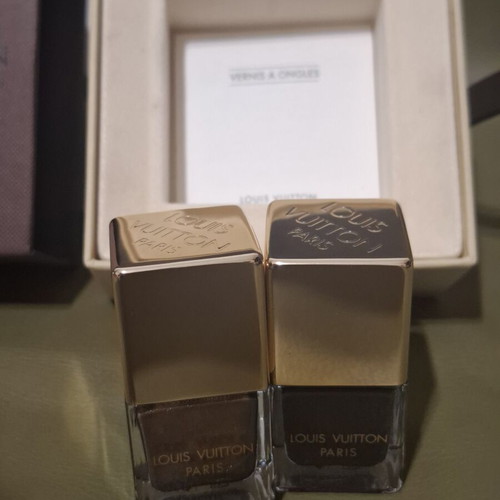 Louis Vuitton βερνίκι νυχιών σετ χρυσό και καφέ
