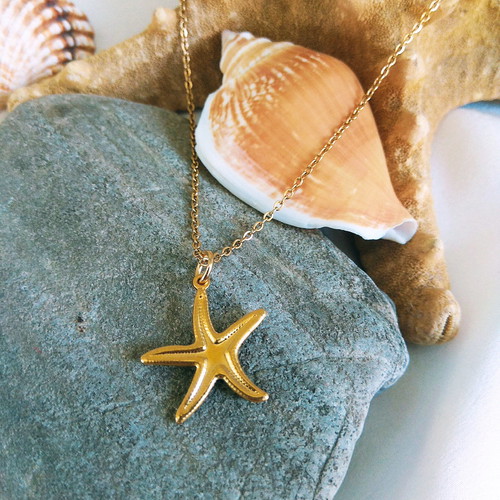 Handmade stainless steel necklace with gold starfish new