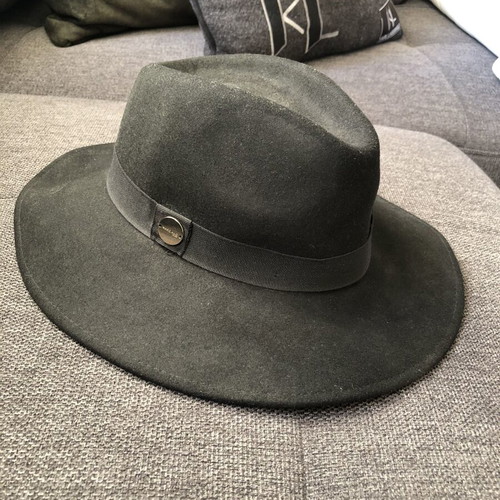 Guess by Marciano wool hat like new, black, size 56 cm