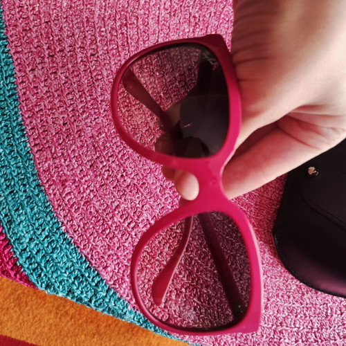 Ray Ban 4126 sunglasses used, fuchsia color