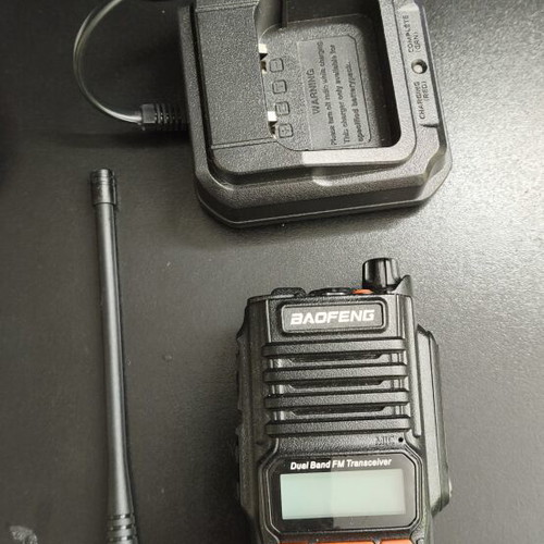 Baofeng UV 9R Transceiver like new with antenna battery charger