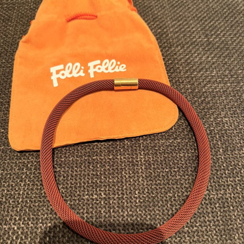 Folli Follie necklace burgundy like new