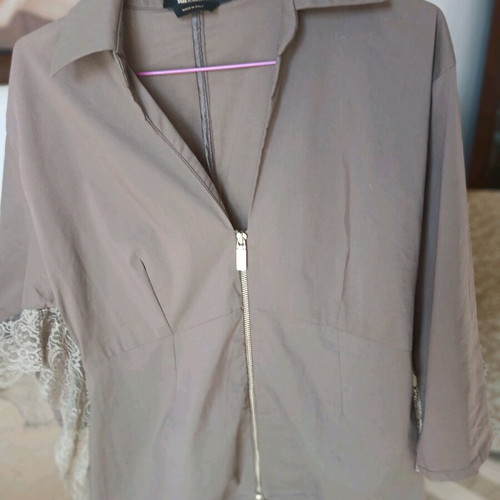 Roberta Biagi blouse used with lace sleeves and zipper, beige, size S