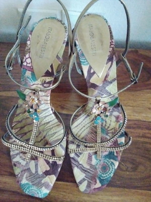 Sandals used, gold bronze shades, heel 9 cm, size 39