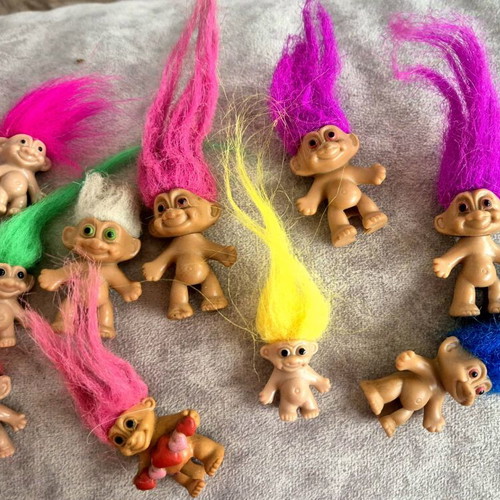 Ehouledes figures used, pack with pencil holders