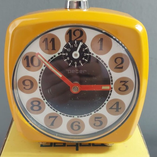 Peter vintage metal alarm clock mustard color new in box 60s