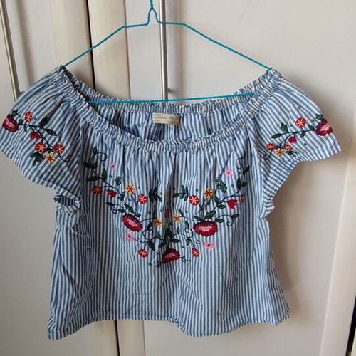 Zara girls blouse 13-14 years striped with embroidered flowers like new