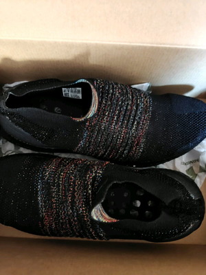 Adidas athletic shoes used size 42 black without laces
