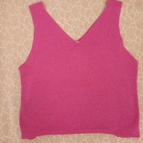 Crop top like new, knitted, fuchsia, size S-M