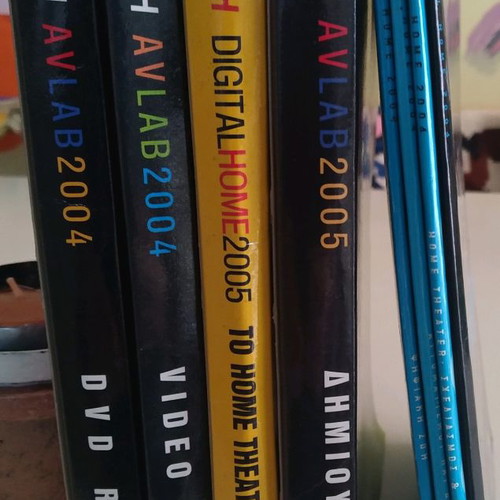 Hitech DVD set with 4 DVDs and 16 technology magazines, new
