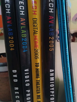 Hitech DVD set with 4 DVDs and 16 technology magazines, new