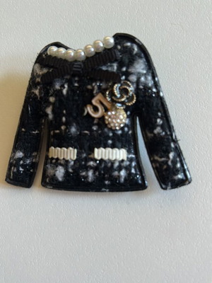 Vintage fabric tweed pin with pearls new
