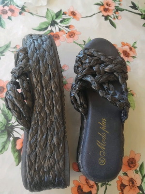 Knitted platforms like new, black, size 40