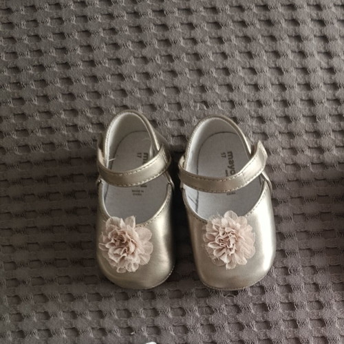 Mayoral gold baby shoes size 17, Iq Kids silver strass shoes size 16, Poco Nido pink baby shoes size 17, Mayoral socks and headband gift set