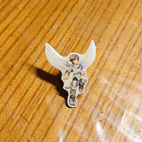 Kid Icarus pin like new, Nintendo 3DS memorabilia