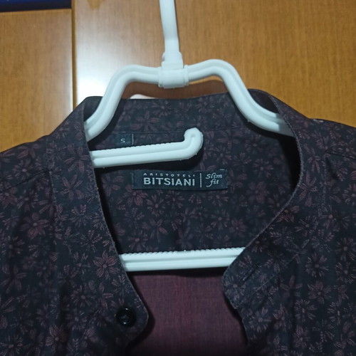 Men's shirt size S like new