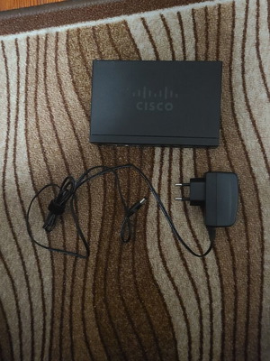 Cisco SG110D-08 Unmanaged L2 Switch with 8 Gigabit Ethernet Ports like new