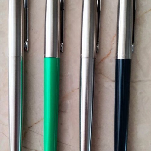 Parker metal pens set of 4 with 4 refills