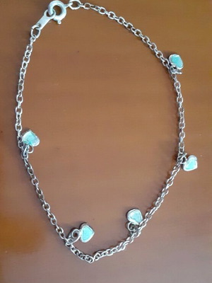 Anklet like new with blue hearts silver color