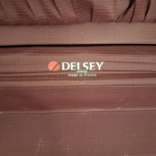 Vintage Delsey hardshell suitcase used, medium size, Delsey Club model