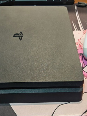 PlayStation 4 Slim console 1TB with controller