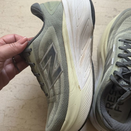 New Balance Fresh Foam More running shoes size 43, green