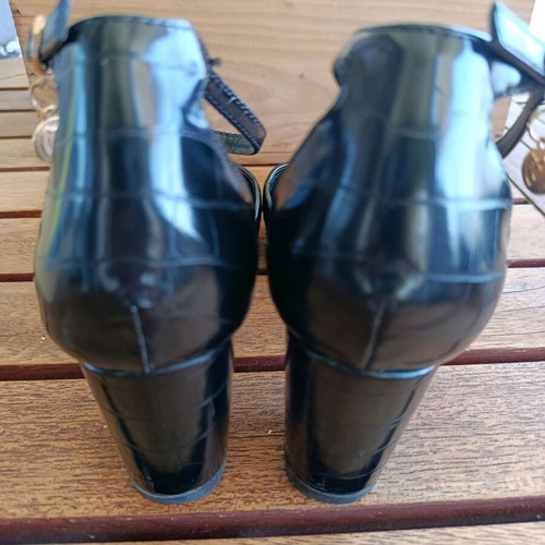 Migato black pumps with croc pattern and ankle strap, like new, size 40