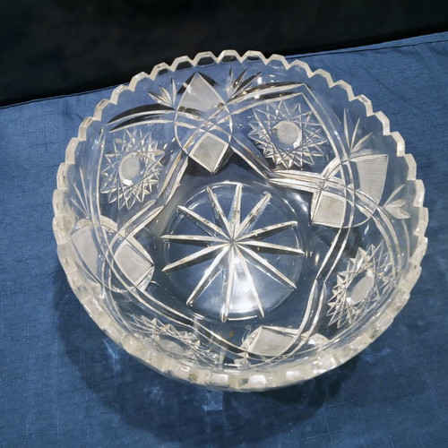 Crystal antique cut bowl new, clear crystal
