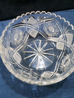 Crystal antique cut bowl new, clear crystal