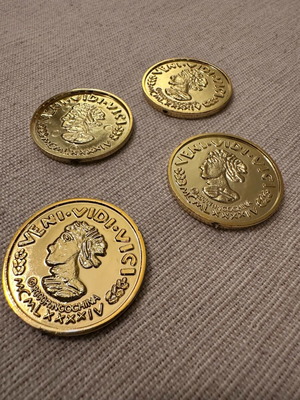 Veni Vidi Vici coins plastic and metallic gold new