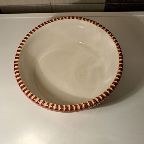 Ceramic or Clay Serving Bowl new, 21.5 cm diameter