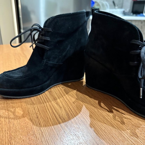 Zinda black suede wedge ankle boots size 38 like new