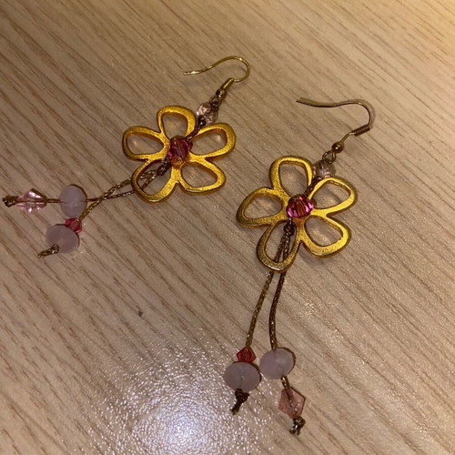 Gold earrings with beads like new
