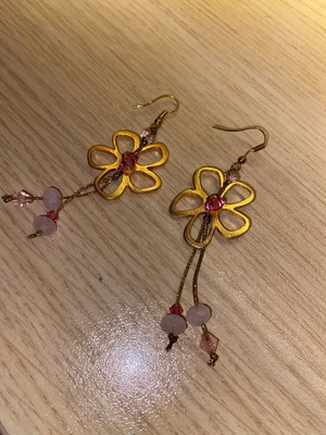 Gold earrings with beads like new