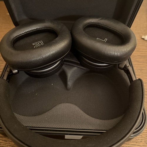 B&O Beoplay H95 wireless headphones like new, black