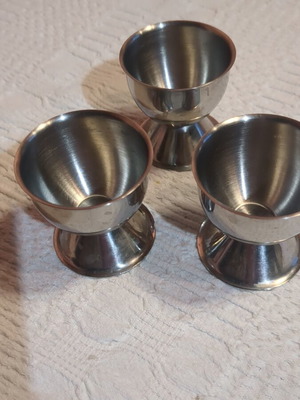 Inox egg cups like new, set of 3 with stand