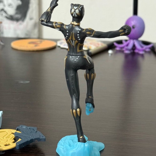 Kinder Black Panther figure like new